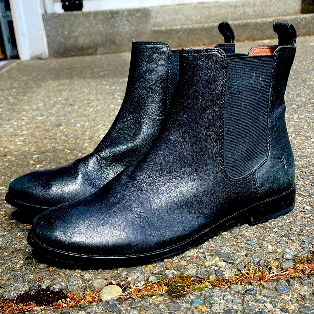 Women’s Frye Black Leather Chelsea Boots